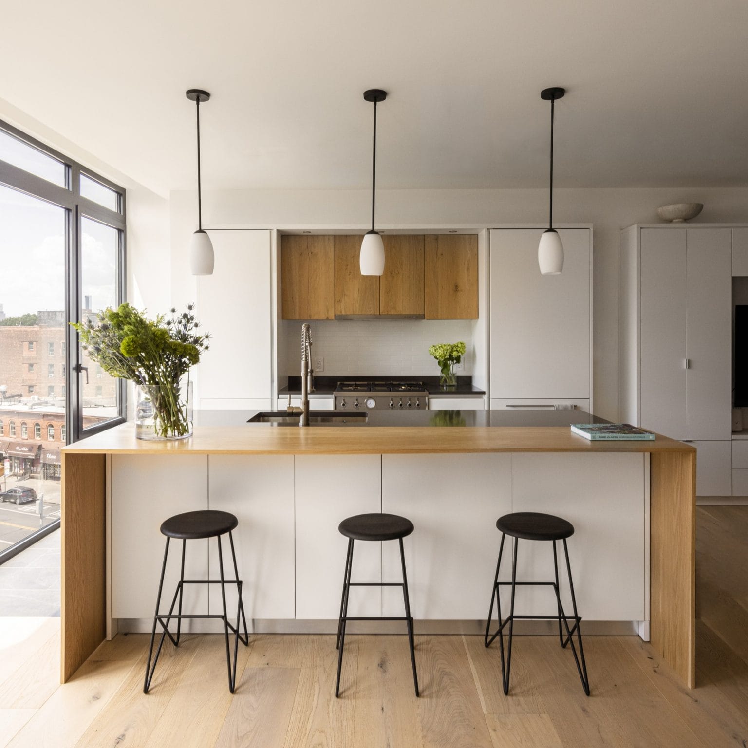 Modular-kitchen-cabinet-trends-2026-in-a-layout-by-Decorilla-designer-Jonathan-K-1536x1536